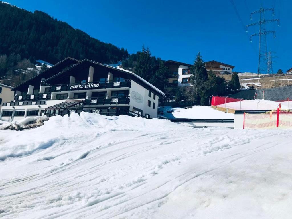 Hotel Daneu Gaschurn Bagian luar foto