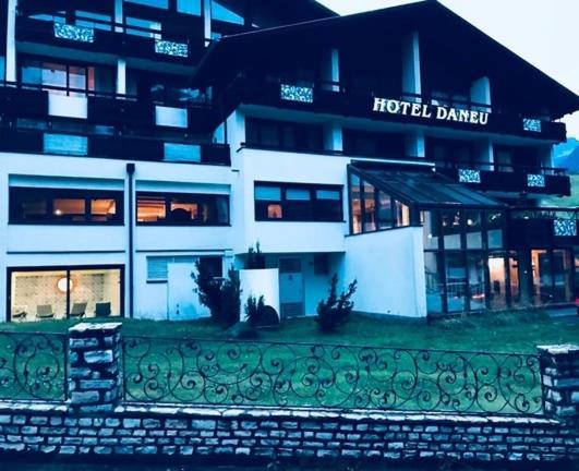 Hotel Daneu Gaschurn Bagian luar foto